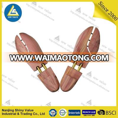 hot sale fashion expandable cedar shoe tree shoe stretcher for men with high quality